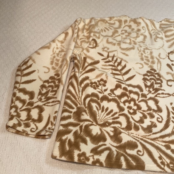 Coldwater Creek long sleeve sweeter top. Very soft - Picture 4 of 5